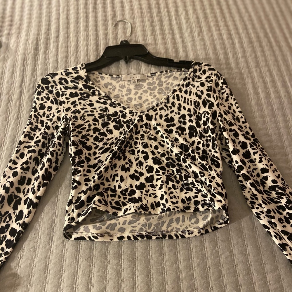 cute cropped shirt💗